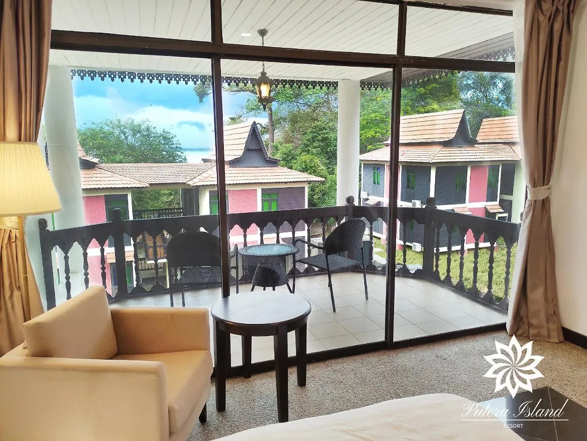 Putera Island Resort, Pulau Besar, Melaka 0*, Malacca